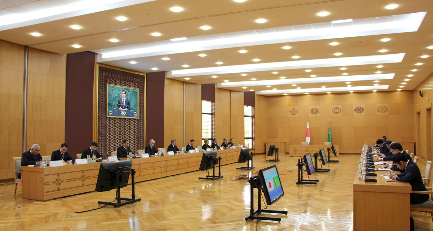 مذاکرات وزرای خارجه ترکمنستان و ژاپن در عشق‌آباد؛ تعمیق همکاری‌های صنعتی و امضای سند همکاری‌های دوجانبه