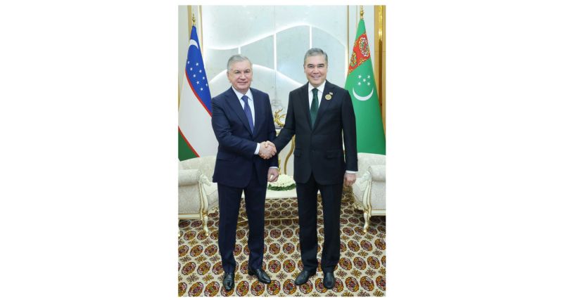دیدار رئیس هالک مصلحتی ترکمنستان با رئیس‌ جمهور ازبکستان در حاشیه کنفرانس بین‌ المللی