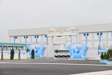 سردار بردی محمداف در افتتاح یک مرکز مدرن تصفیه آب در عشق آباد شرکت کرد
