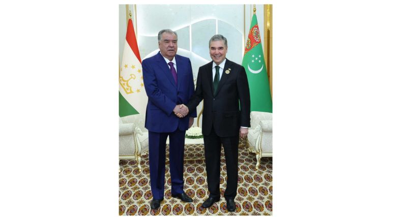 دیدار رهبر ملی ترکمنستان با رئیس‌ جمهور تاجیکستان در حاشیه کنفرانس LLDC3