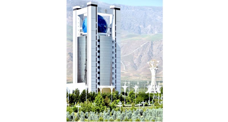 گفت‌ وگوی تلفنی رهبر ملی ترکمنستان و رئیس‌ جمهور ایران درباره انفجار بندرعباس و توسعه همکاری‌ها