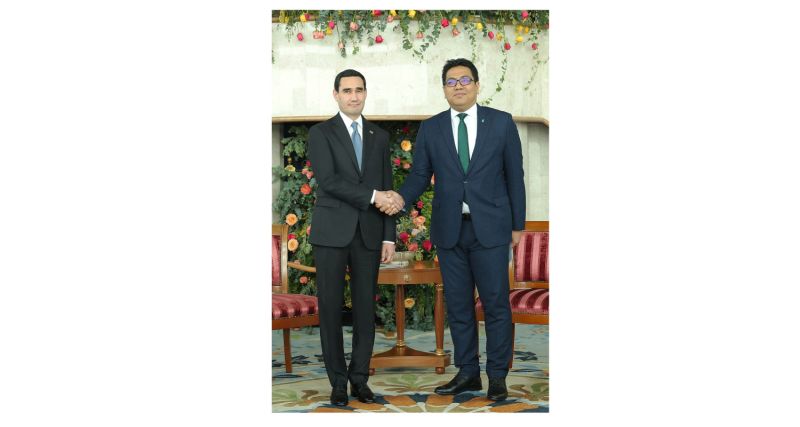 دیدار رئیس جمهور ترکمنستان با سران شرکت مالزیایی پتروناس